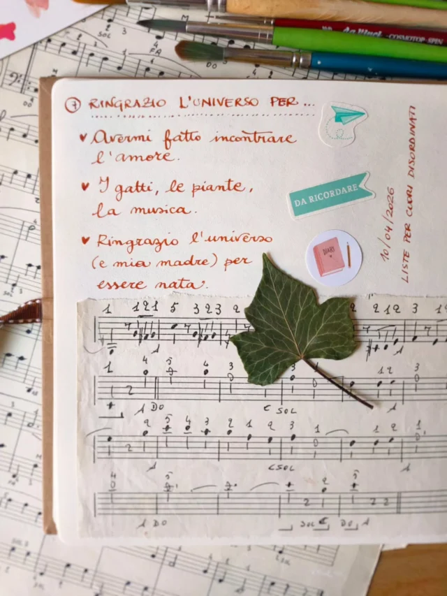 📝 LISTA PER CUORI DISORDINATI - Ringrazio l'universo per...

Ieri sera, guardando @splendicornice ho ascoltato quel genio di @robertomercadini e ho pensato di partecipare alla sua rubrica #ilmercadiniuniversale : una grande lista e poesia collettiva sulle ragioni per cui ringraziare l'universo.

Le nostre due rubriche si chiamano, si uniscono, risuonano.

Ringrazio l'universo per...
✍🏻Aggiungi la tua voce nei commenti!

#listepercuoridisordinati #liste #esercizicreativi #lisacix